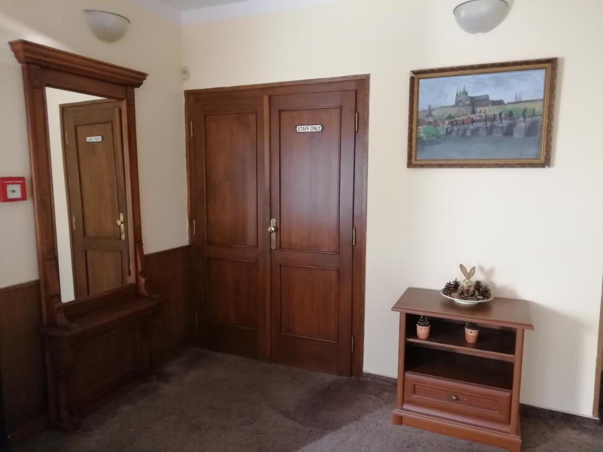 Villa Andy Прага Экстерьер фото